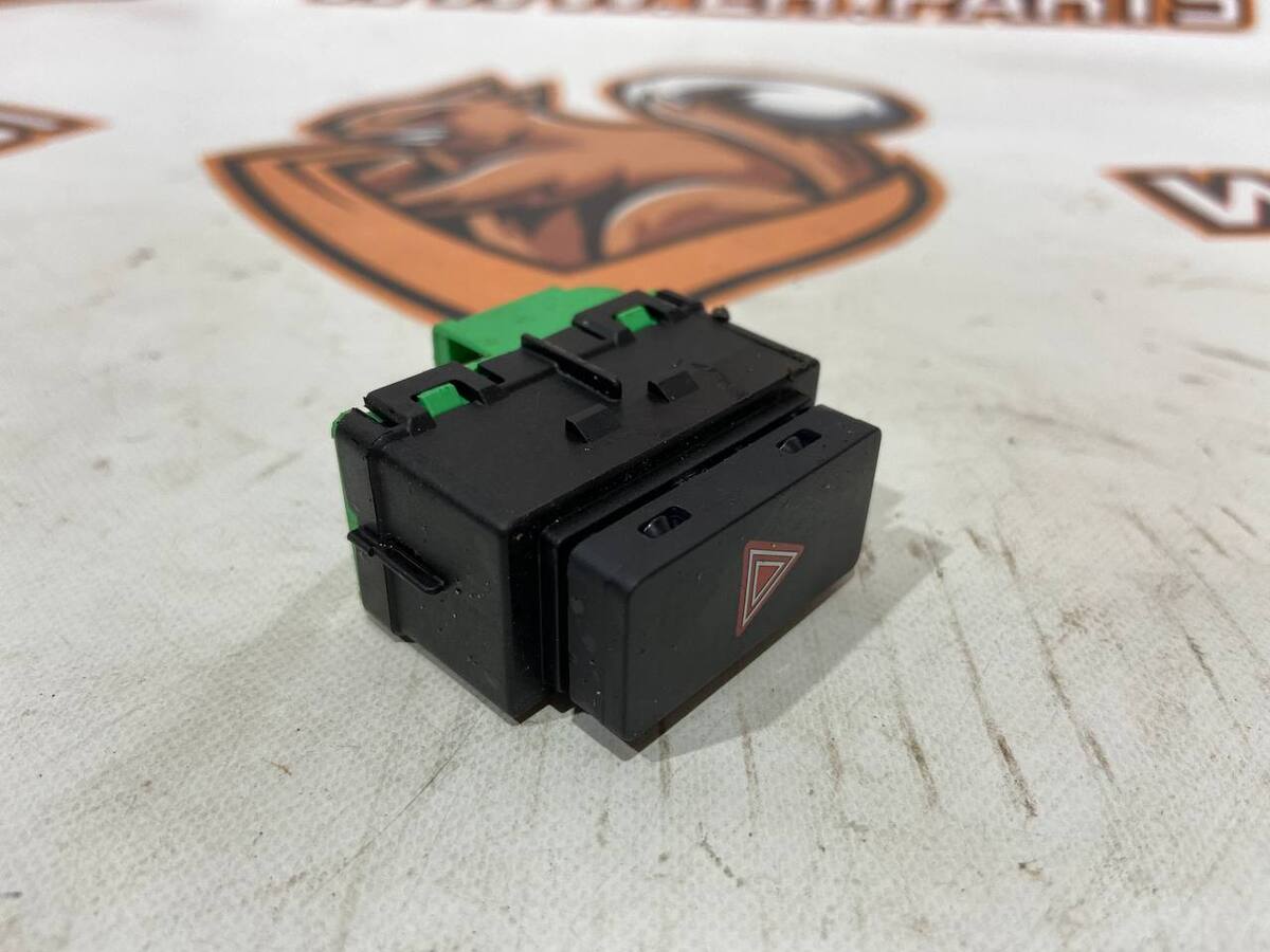 LR081346 Emergency button RANGE ROVER SPORT L494 13- Used
